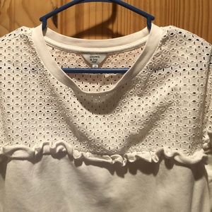 Crown & Ivy white sweatshirt 3X with cut out design